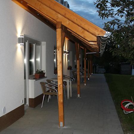 Czermann Holiday Inn Oroszlány Eksteriør bilde