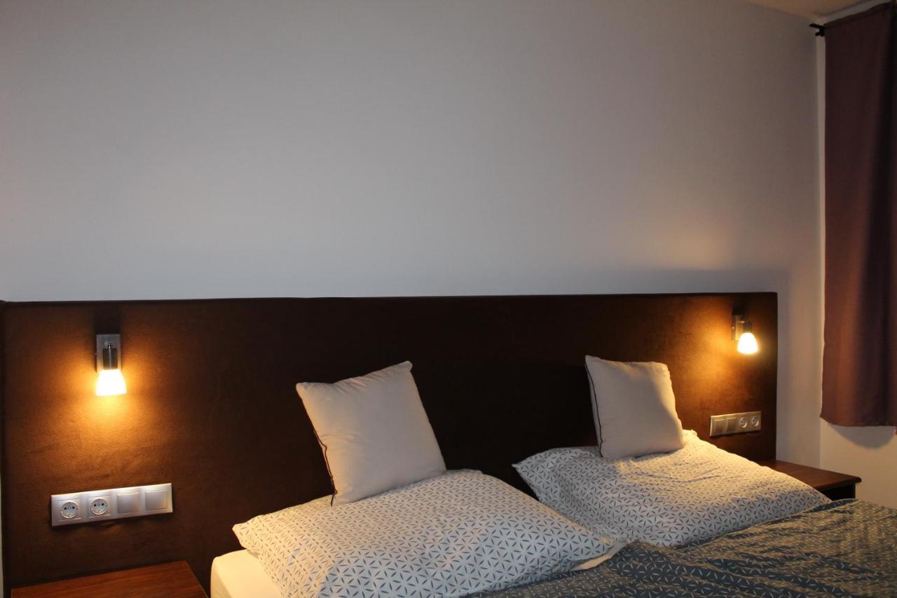Czermann Holiday Inn Oroszlány Eksteriør bilde